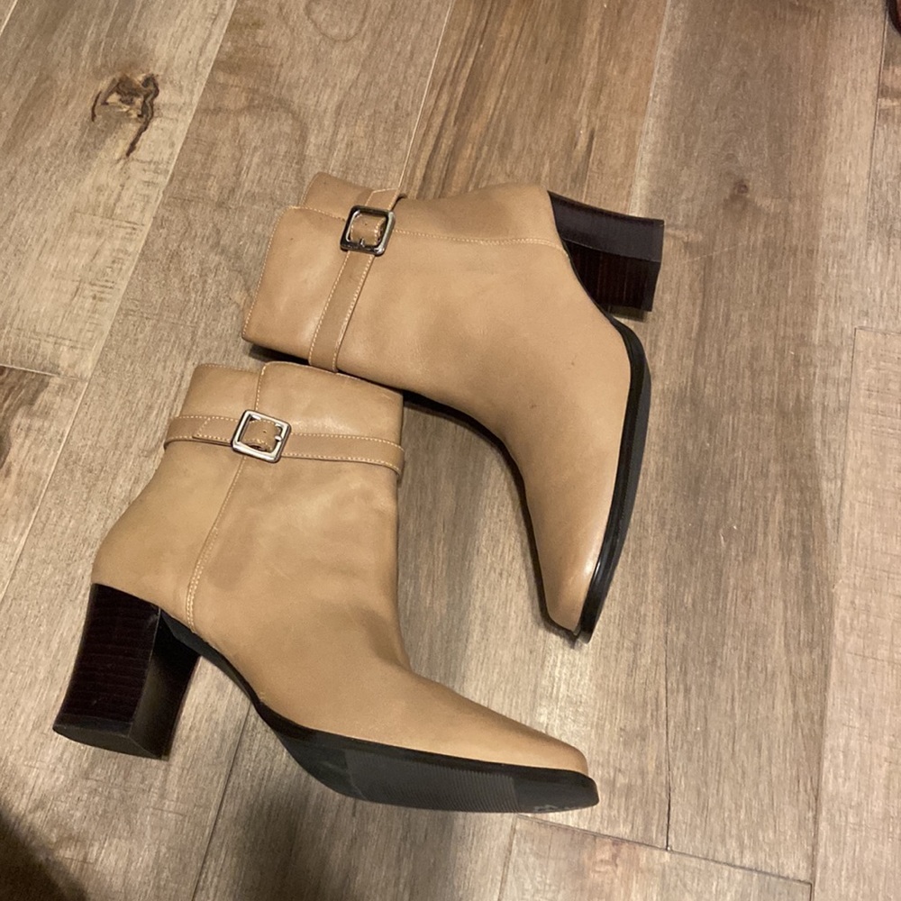 Karen Scott leather square toe boots, size 7.5